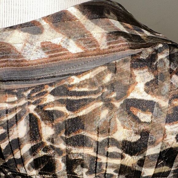 Chico’s Animal Print Multi Pattern Button-Up Tunic/Cover Size 1 = Medium - Picture 11 of 12